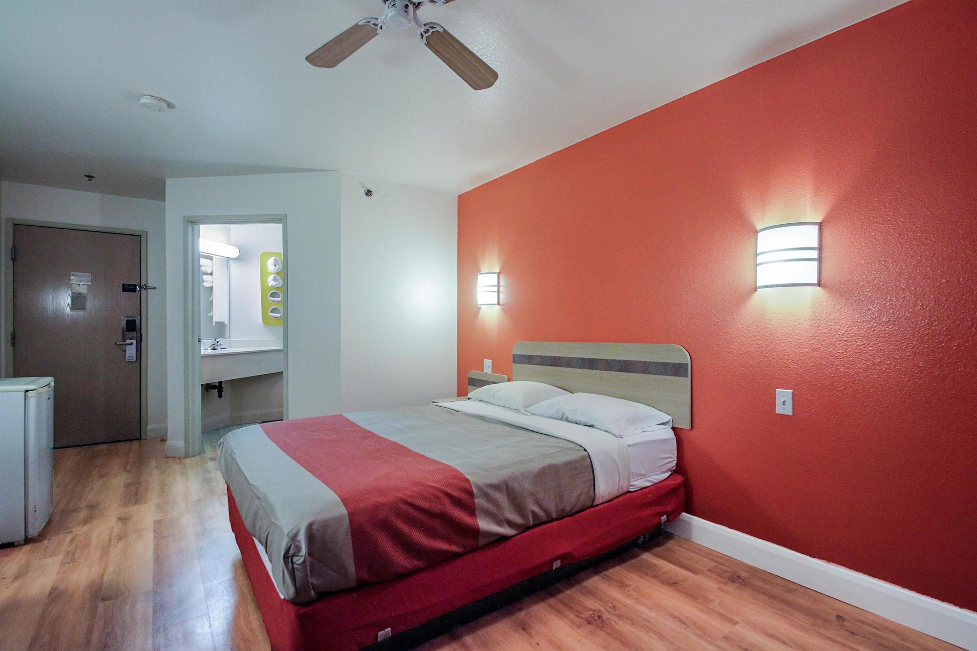 6-nephi, Ut Hotel