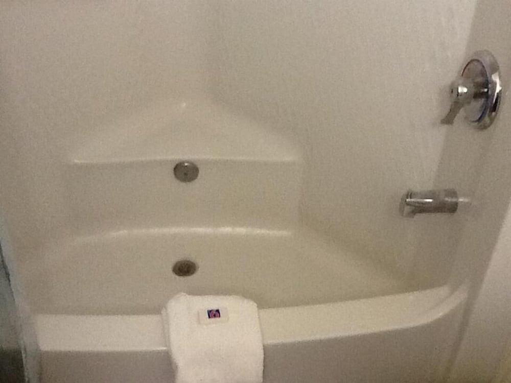 6-nephi, Ut Hotel