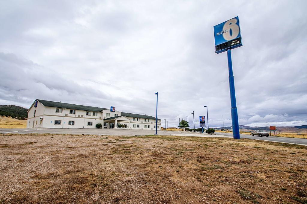 Hotel 6-nephi, Ut 2*